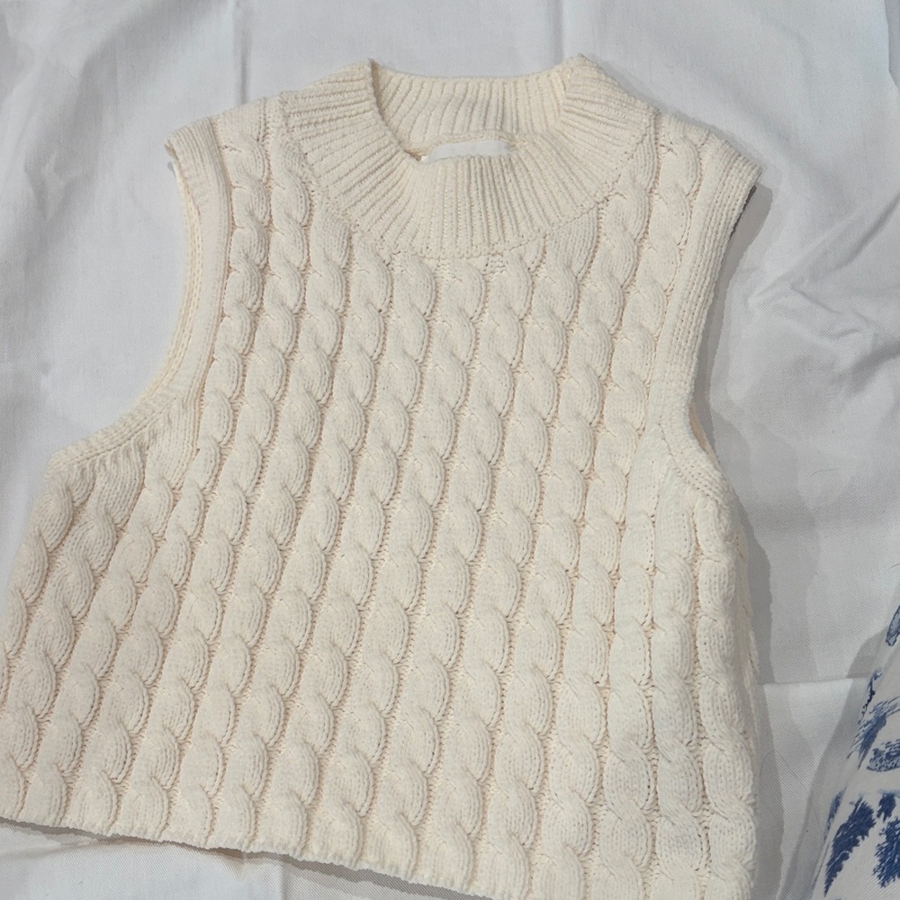 Zara Off-White Knit Sweater Vest